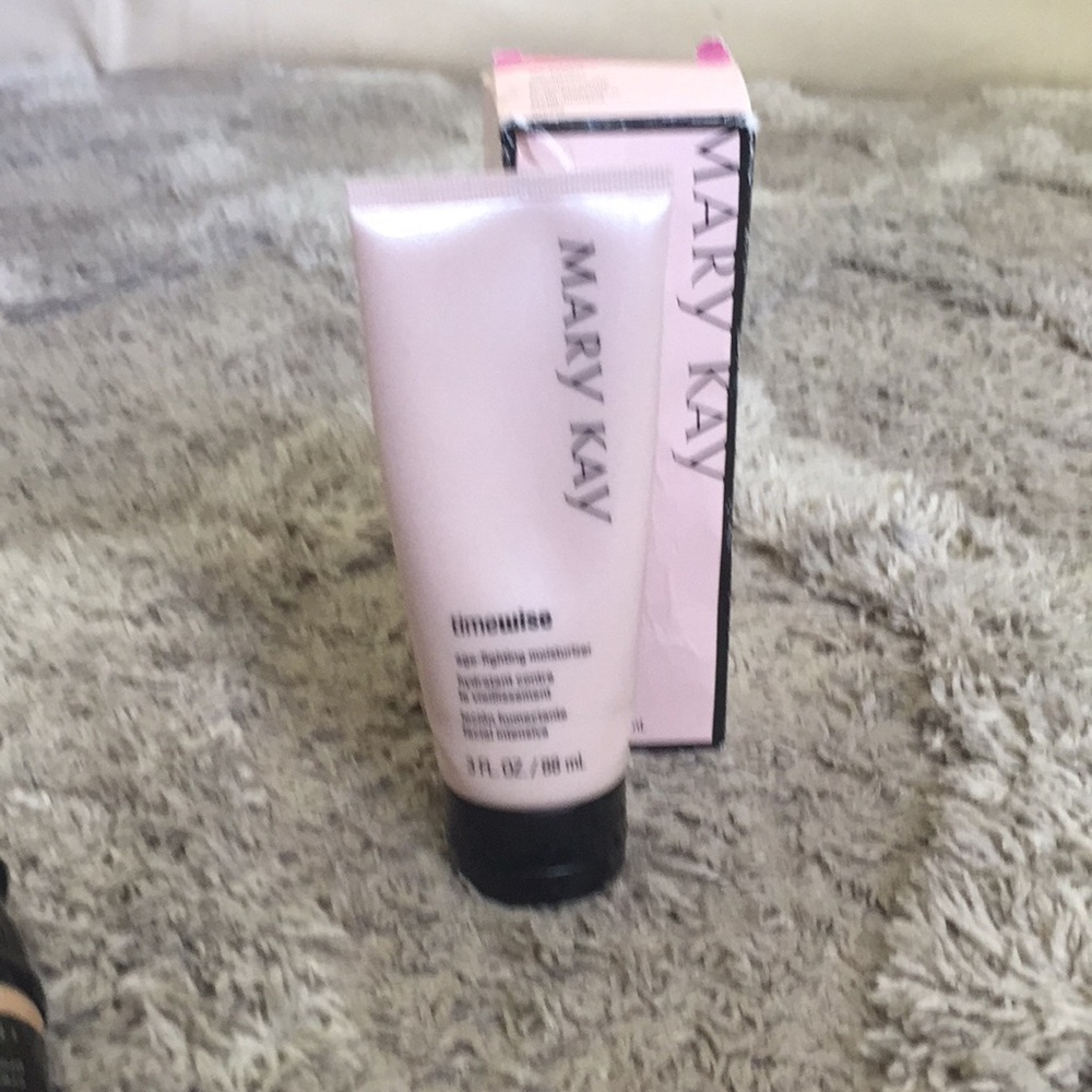 Meet your Posher, Alexia